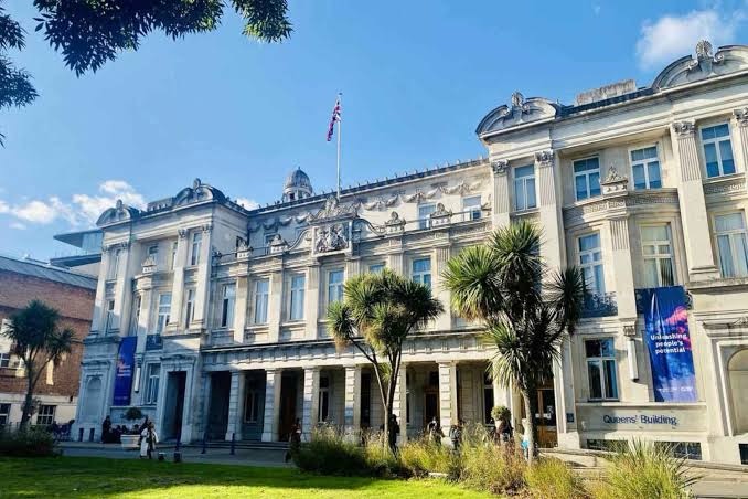SCHOLARSHIP: Queen Mary University, UK International Scholarship for Postgraduate | Ph.D Students